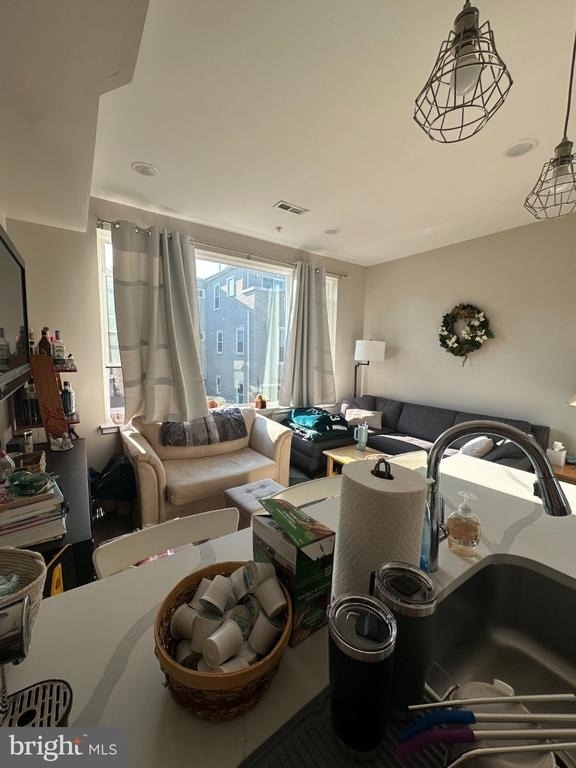 1210 N Taylor Street - Photo 3