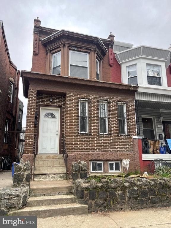 5304 Spruce Street - Photo 0
