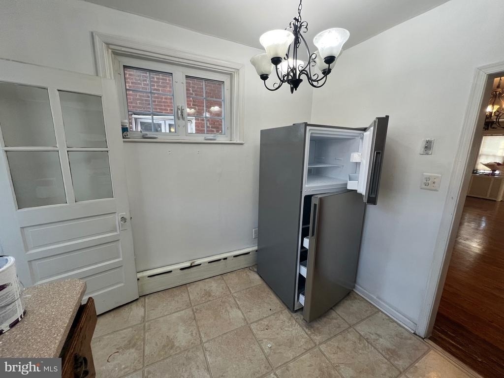 3559 Sheffield Avenue - Photo 4