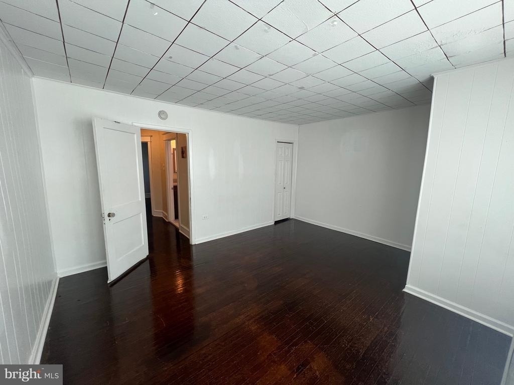 3559 Sheffield Avenue - Photo 5