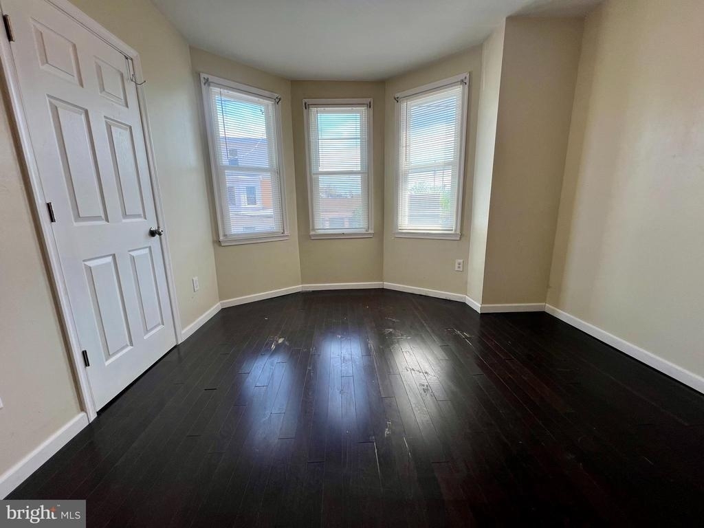 7275 Saybrook Avenue - Photo 10