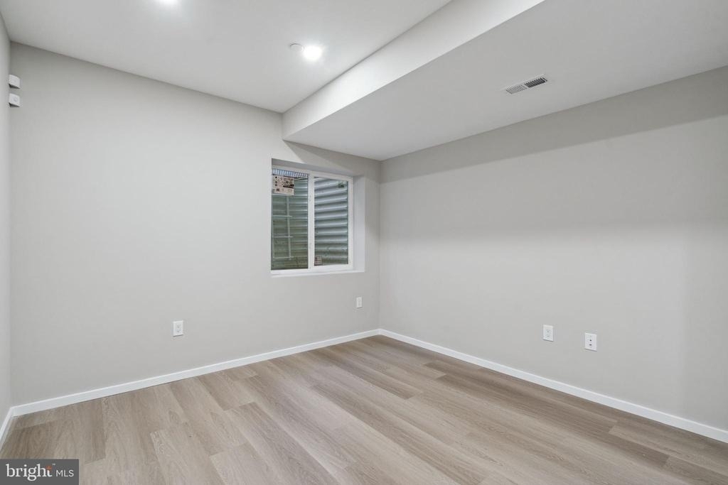 1713 W Seybert Street - Photo 15