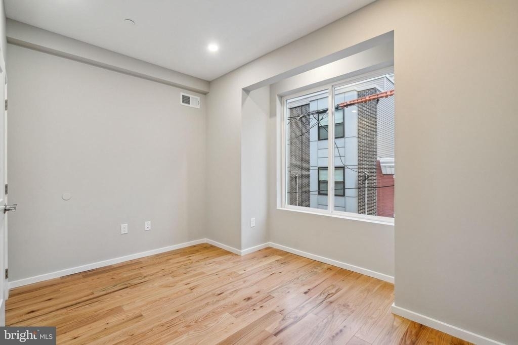 1713 W Seybert Street - Photo 6