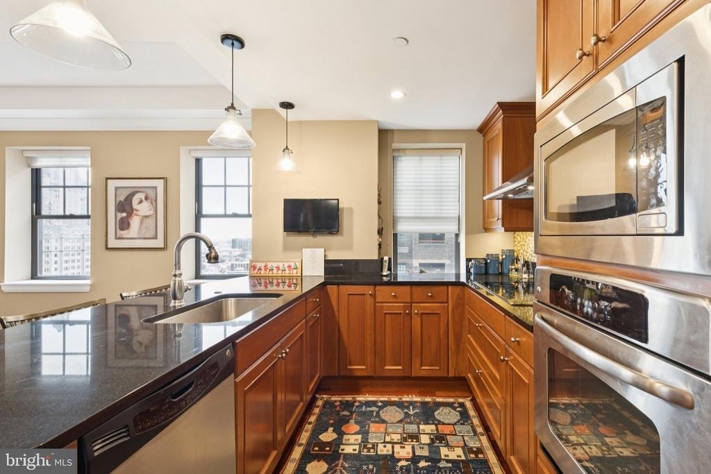 1701 Locust Street - Photo 8
