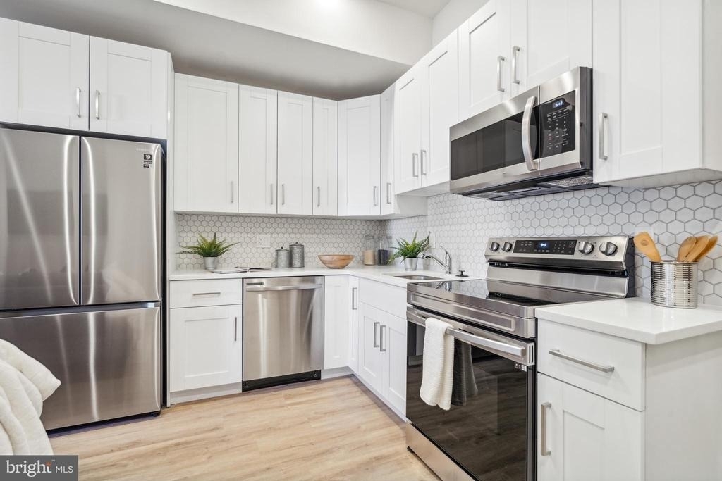 1330 S Patton Street - Photo 2