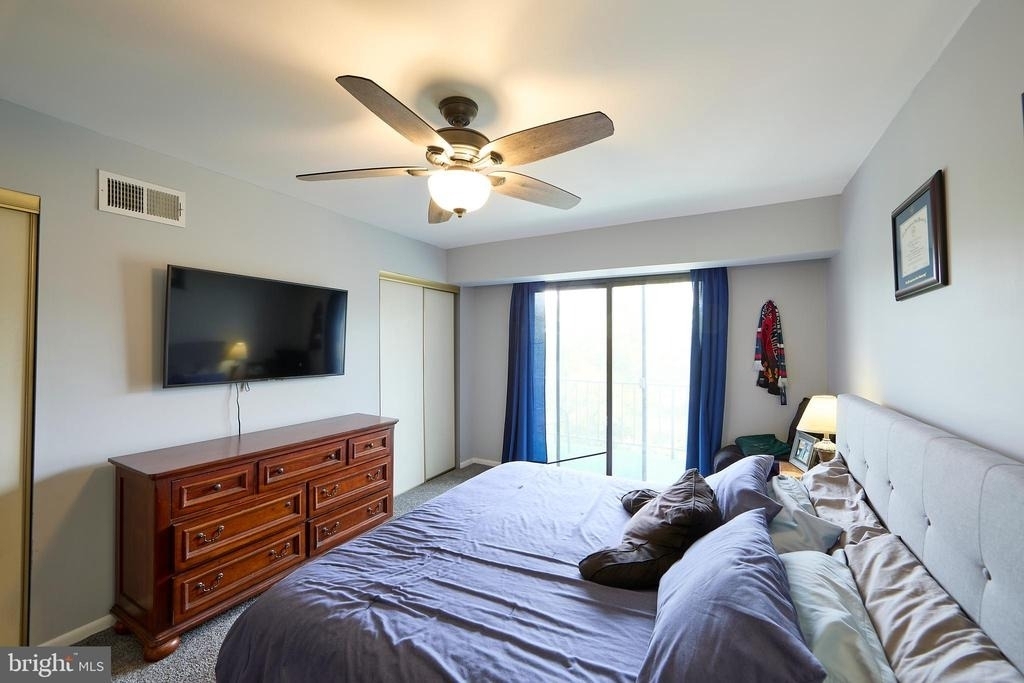 242 Summit House - Photo 17