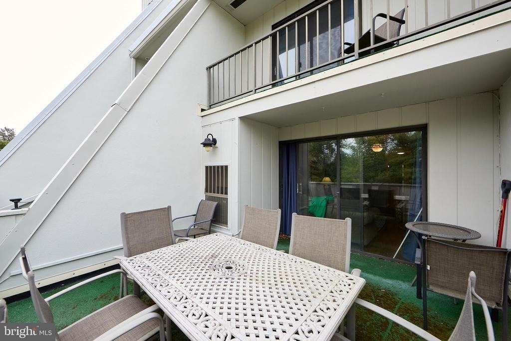 242 Summit House - Photo 8