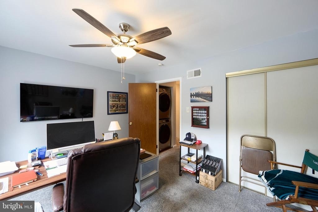 242 Summit House - Photo 10