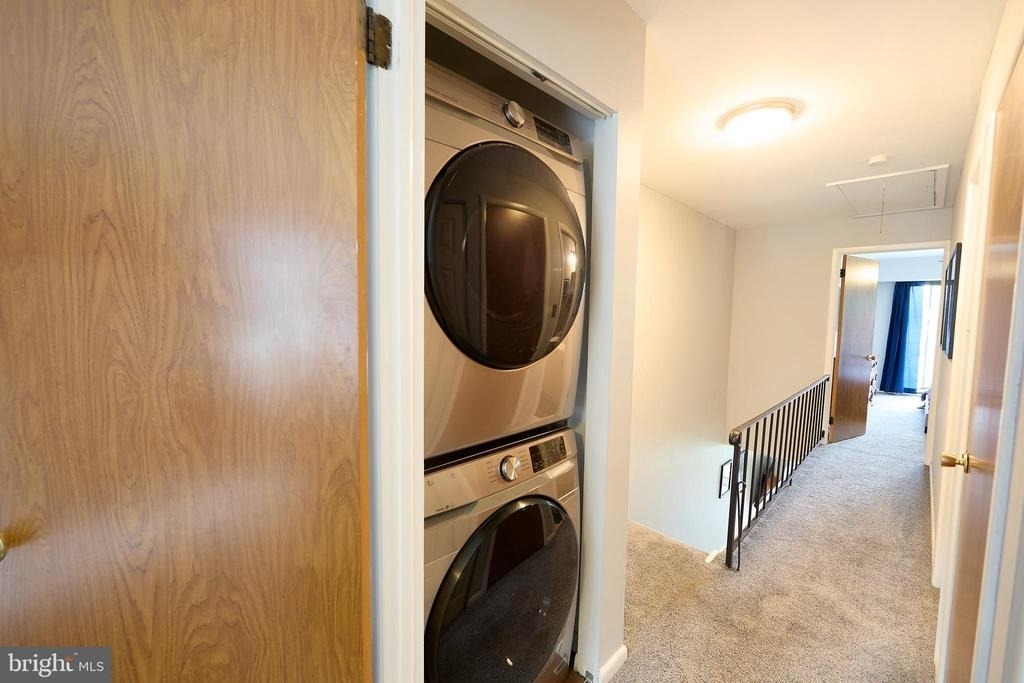 242 Summit House - Photo 12