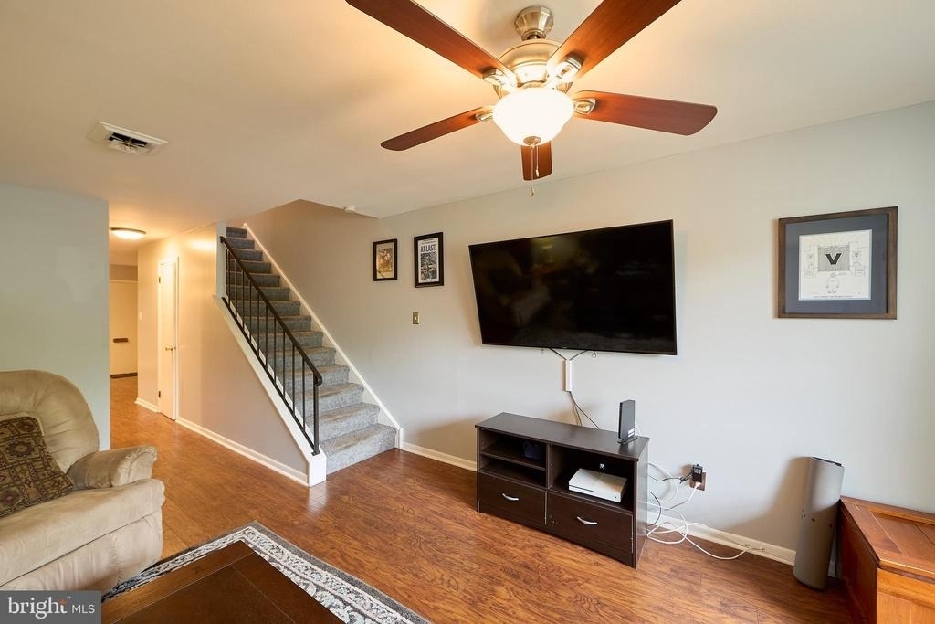 242 Summit House - Photo 7
