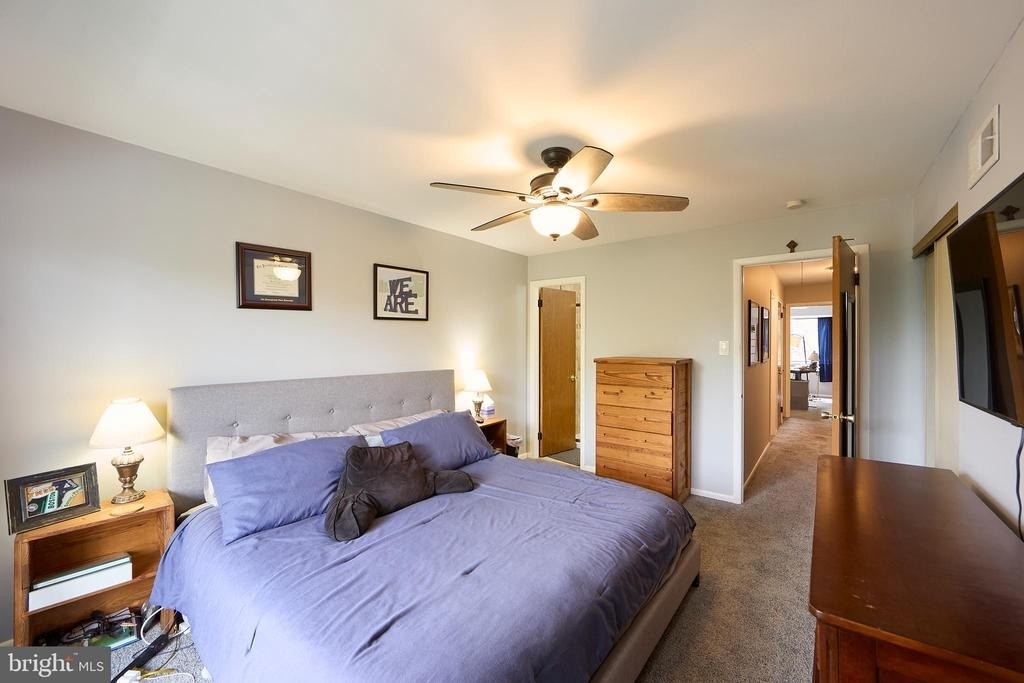 242 Summit House - Photo 15