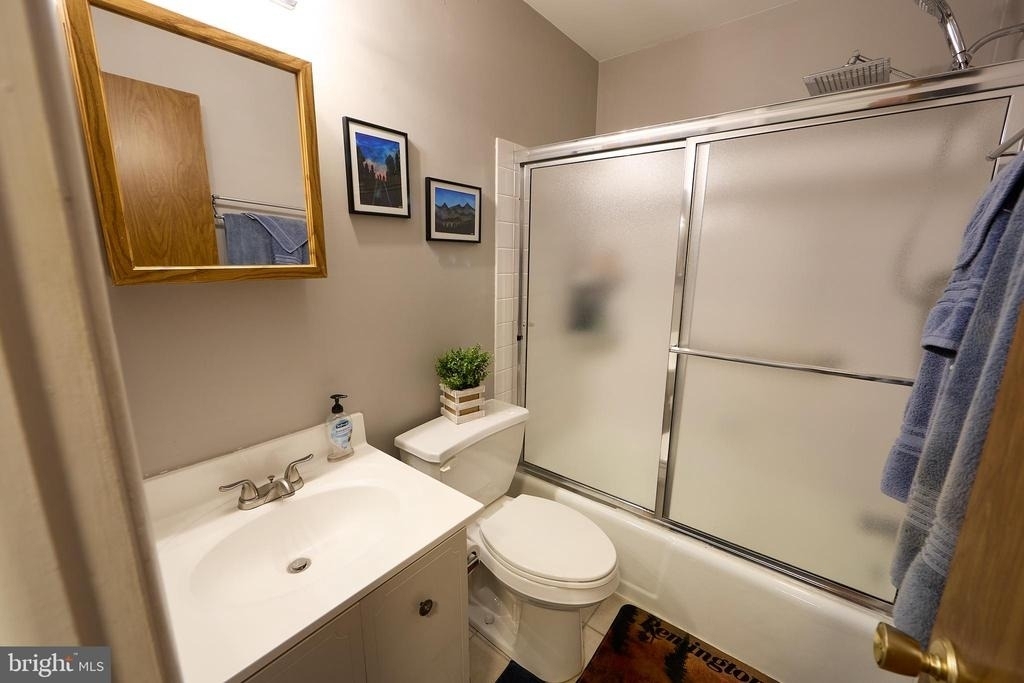 242 Summit House - Photo 13