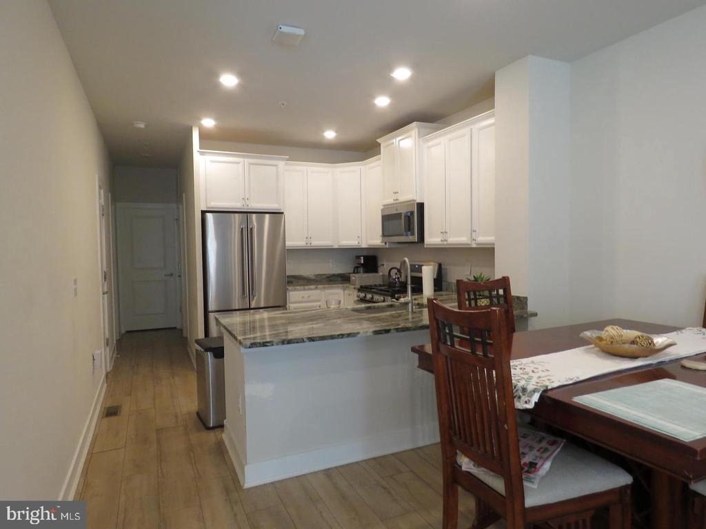 139 Easton Street - Photo 2