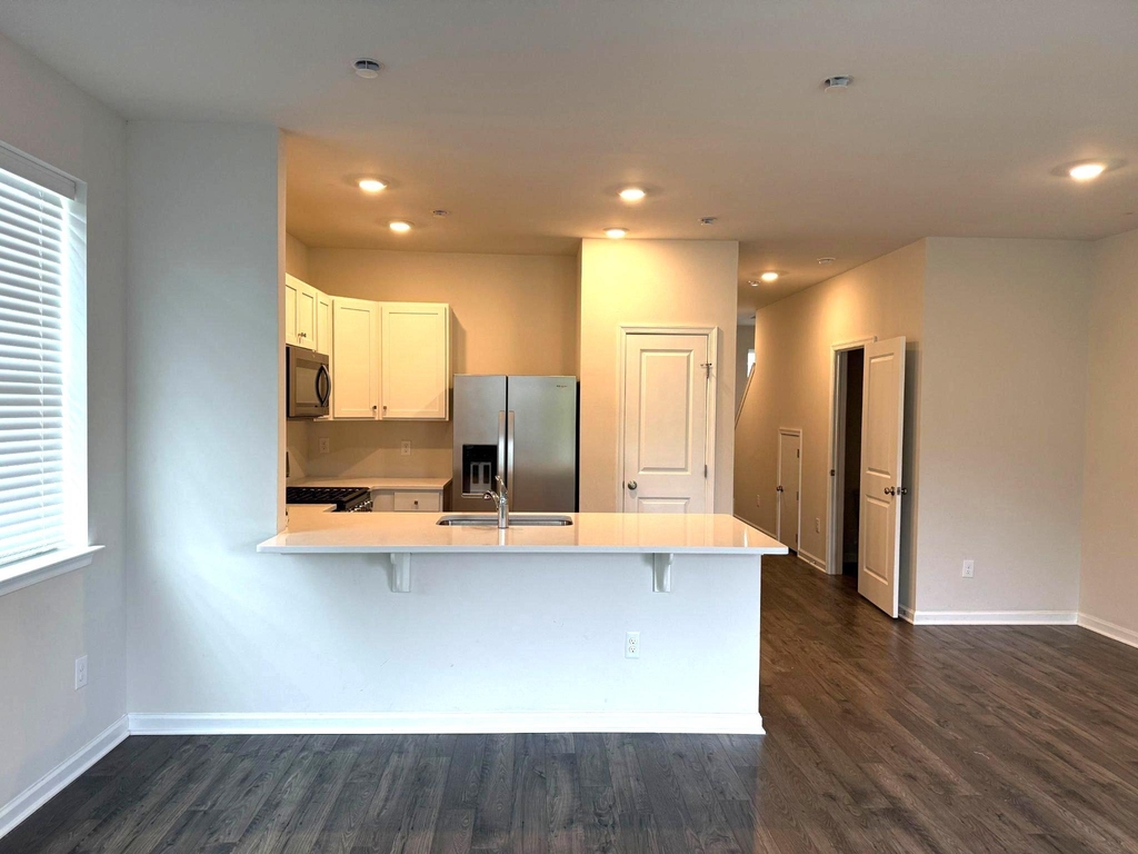 173 Mazzeo Drive - Photo 4