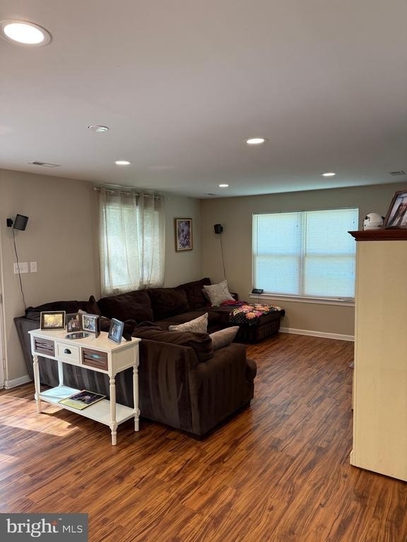 913 Hampton Way - Photo 7
