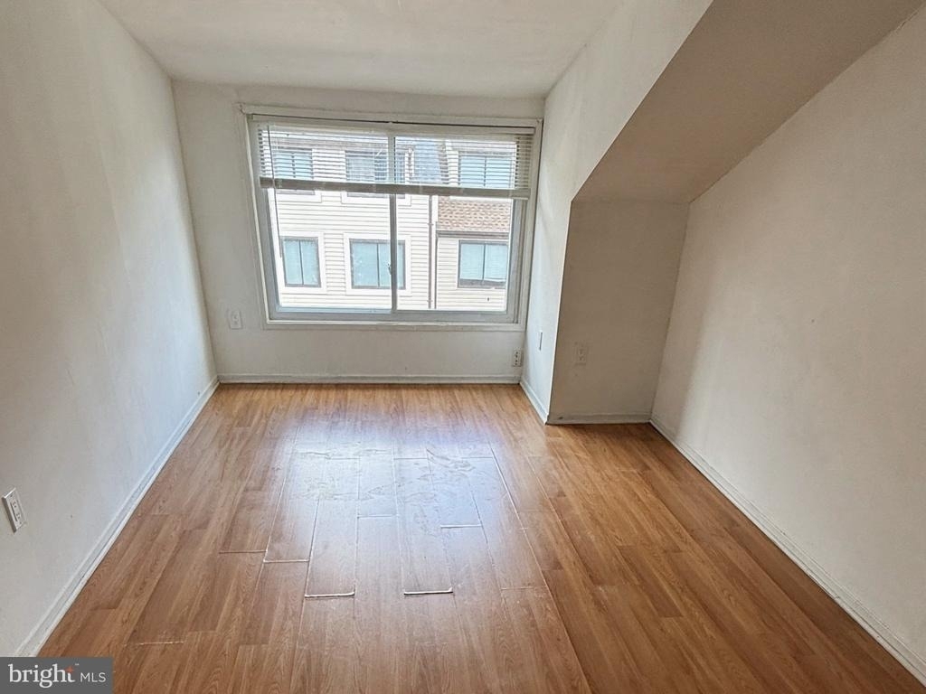 10044 Forest View Place - Photo 7