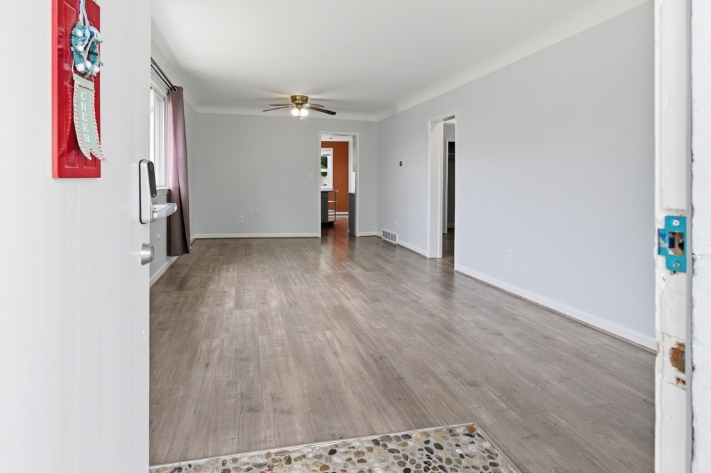 27033 Brush Street - Photo 3