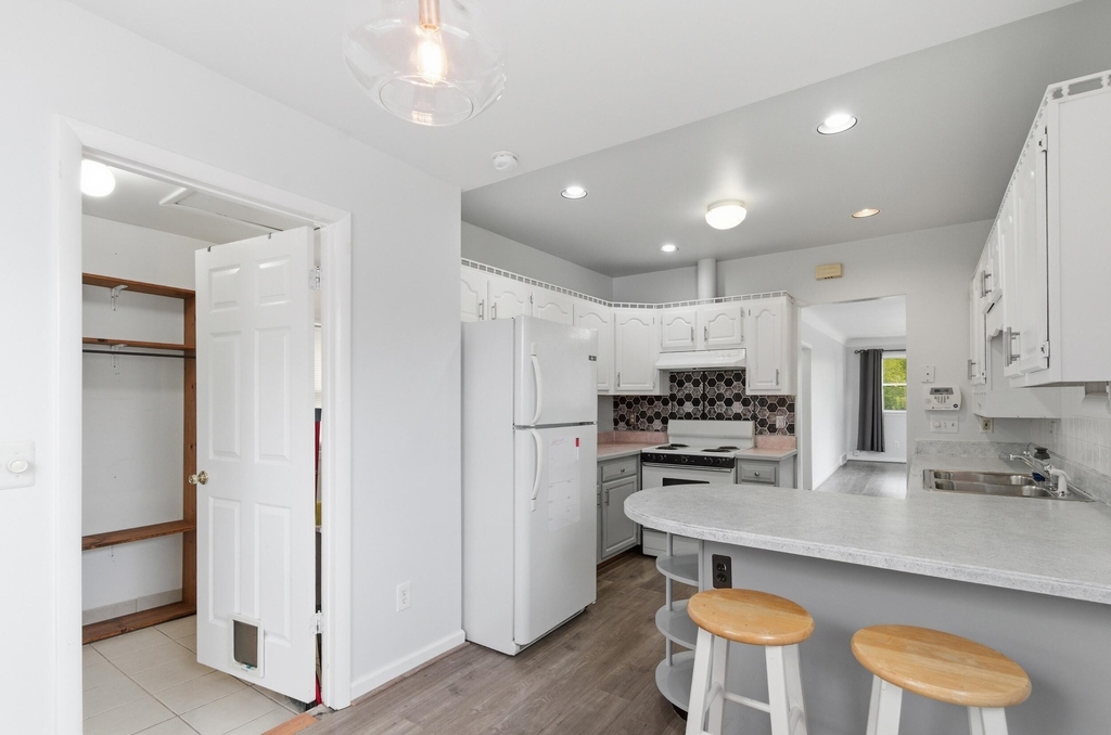 27033 Brush Street - Photo 7