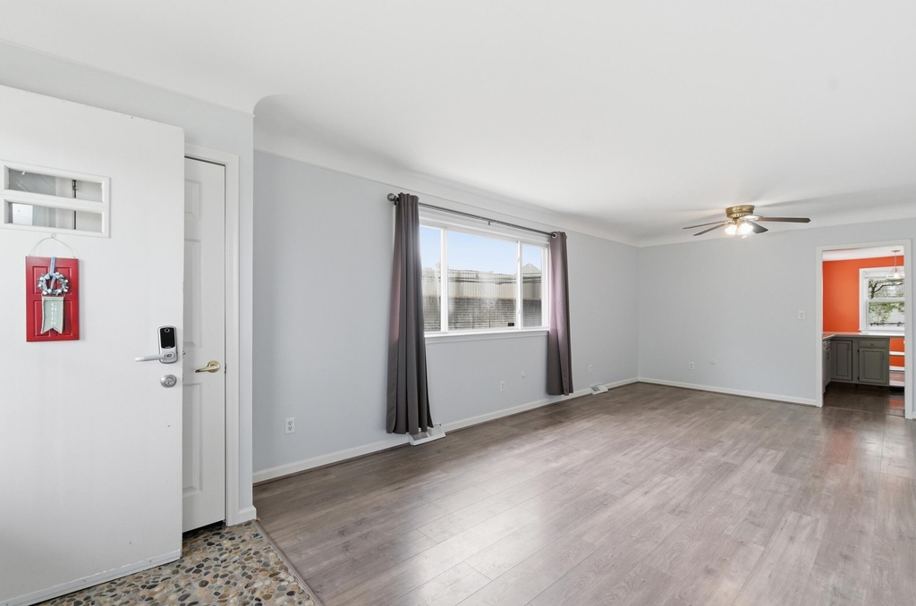 27033 Brush Street - Photo 4