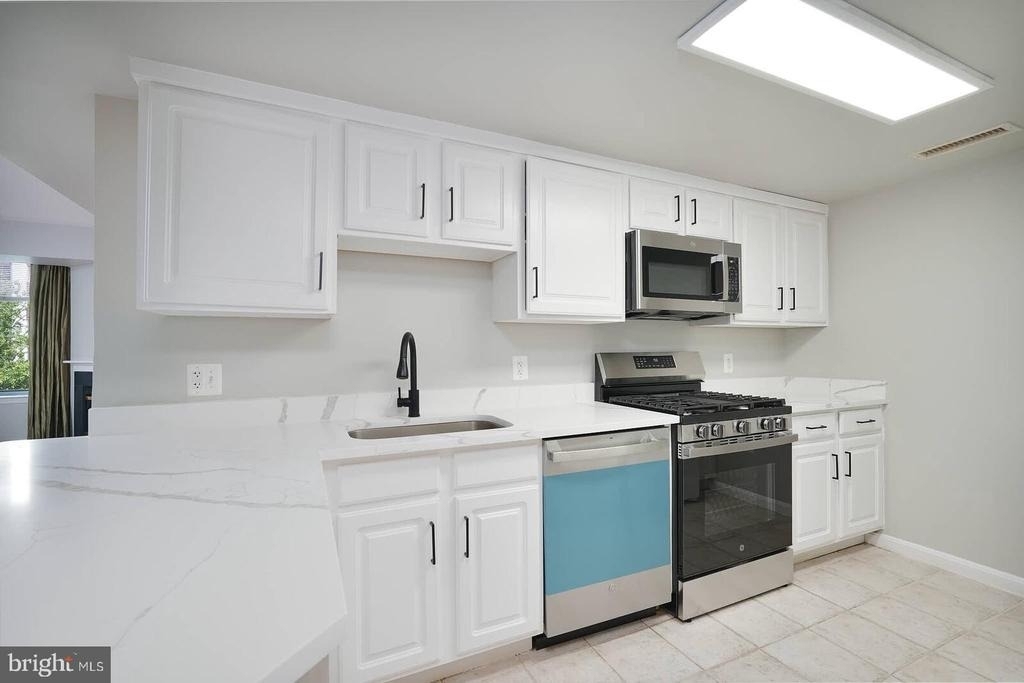 11710 Old Georgetown - Photo 3