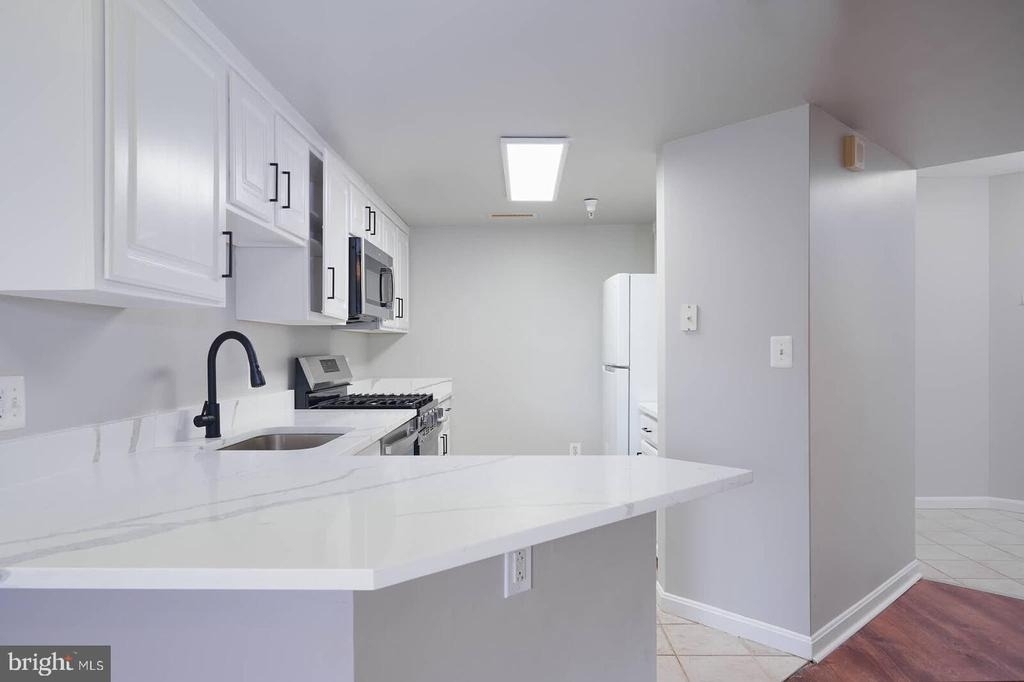 11710 Old Georgetown - Photo 2