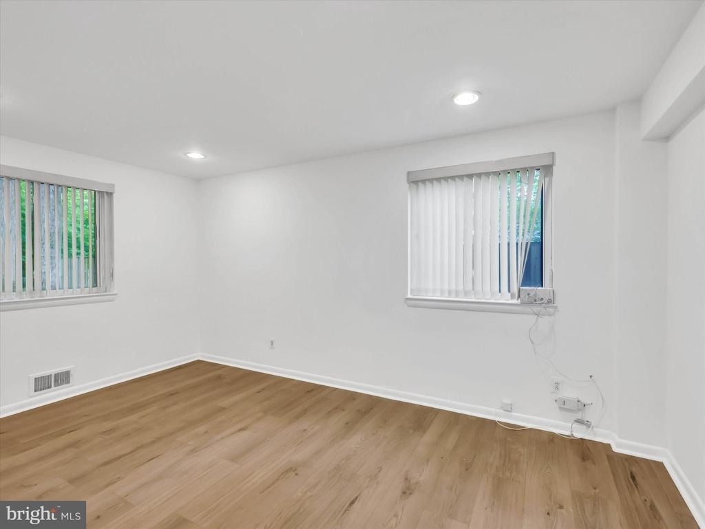 6509 Bradley Boulevard - Photo 35