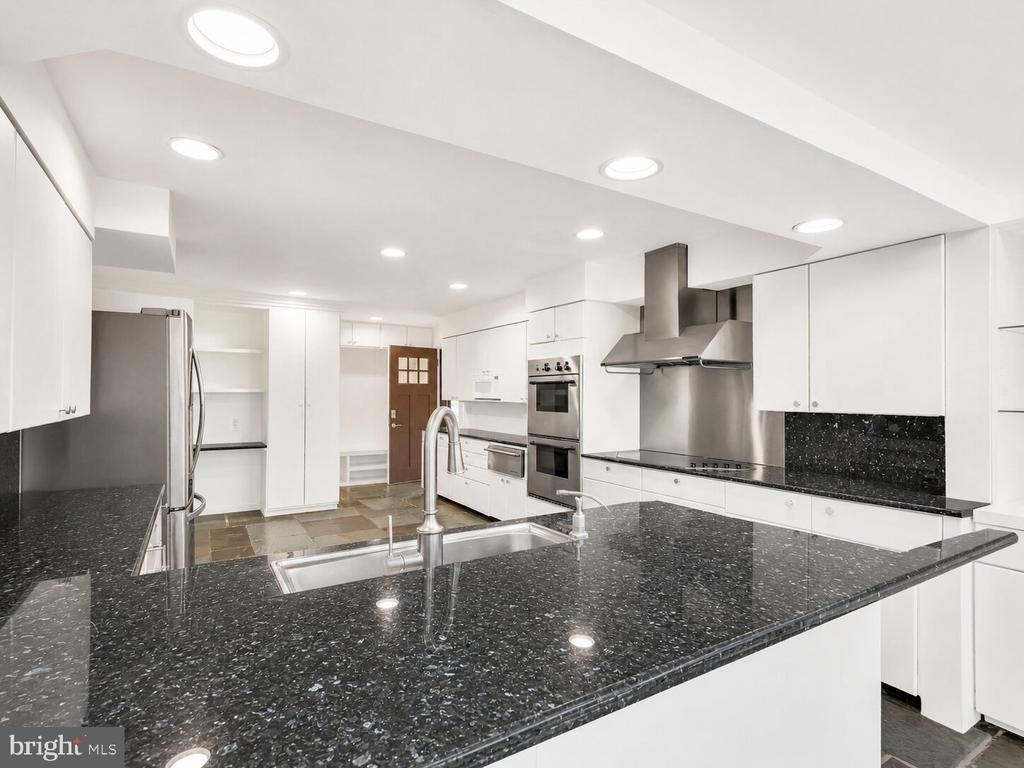 6509 Bradley Boulevard - Photo 7