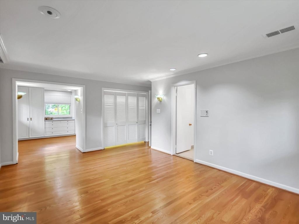 6509 Bradley Boulevard - Photo 11