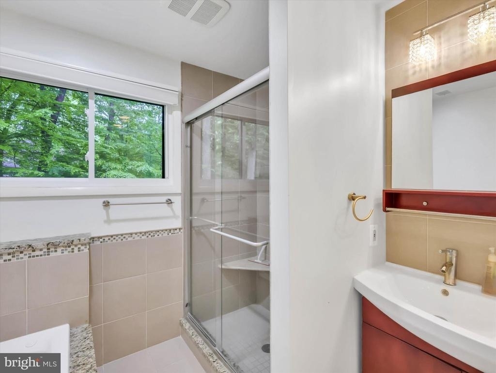 6509 Bradley Boulevard - Photo 38