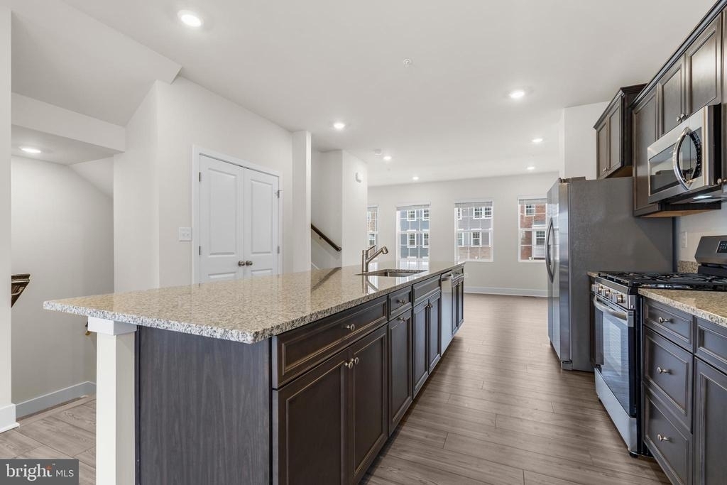 1826 Parham Way - Photo 8