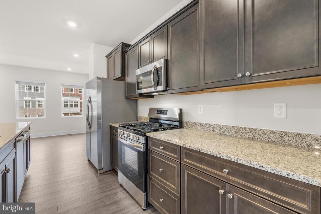 1826 Parham Way - Photo 9
