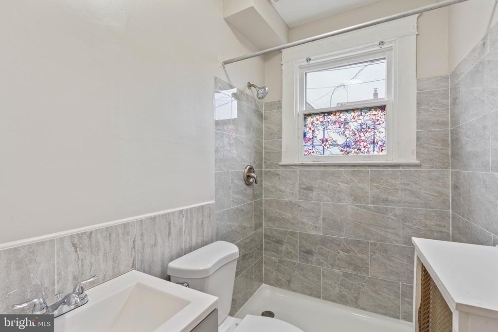 639 Plymouth Road - Photo 13
