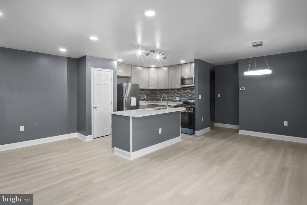 2 Mountbatten Ct - Photo 1