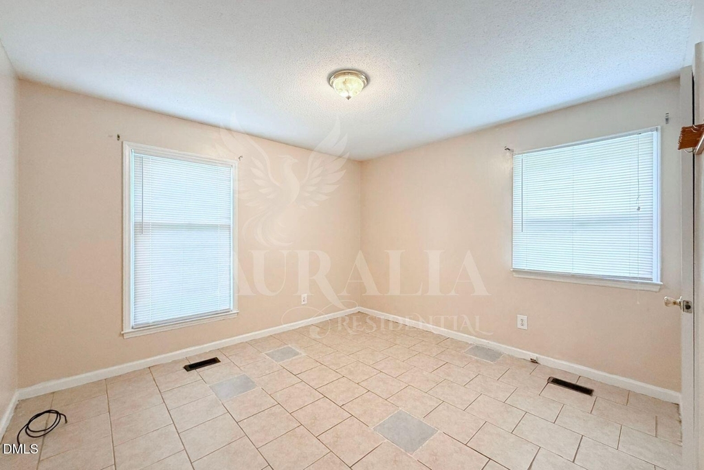 1408 Imperial Drive - Photo 9