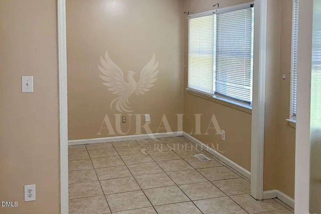 1408 Imperial Drive - Photo 2