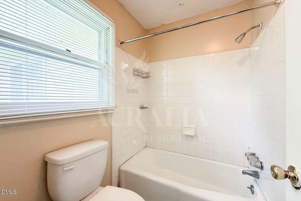1408 Imperial Drive - Photo 8