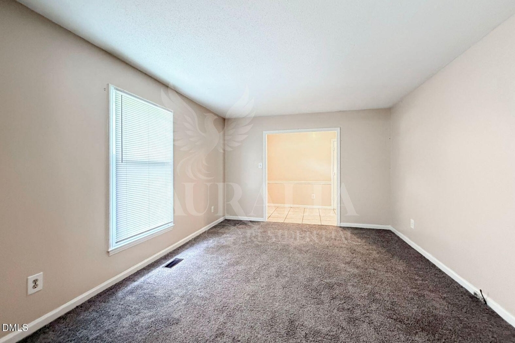 1408 Imperial Drive - Photo 4