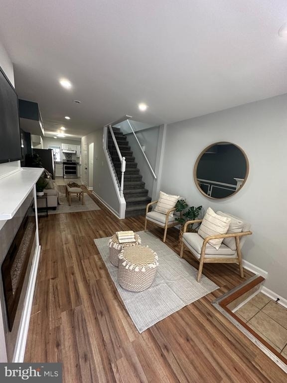 1127 Sargeant Street - Photo 6