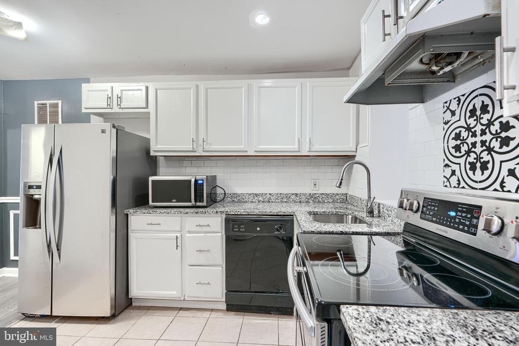 1127 Sargeant Street - Photo 13