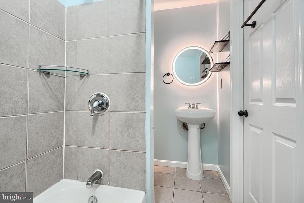 1127 Sargeant Street - Photo 25