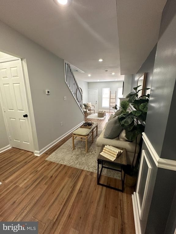1127 Sargeant Street - Photo 9