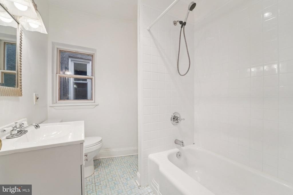 2206 E Baltimore Street - Photo 23