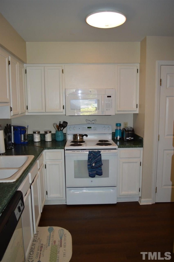 1945 Trexler Court - Photo 4