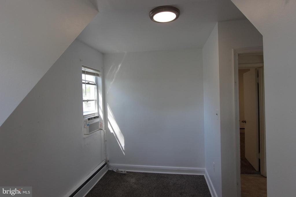 104 Lincoln Avenue - Photo 4