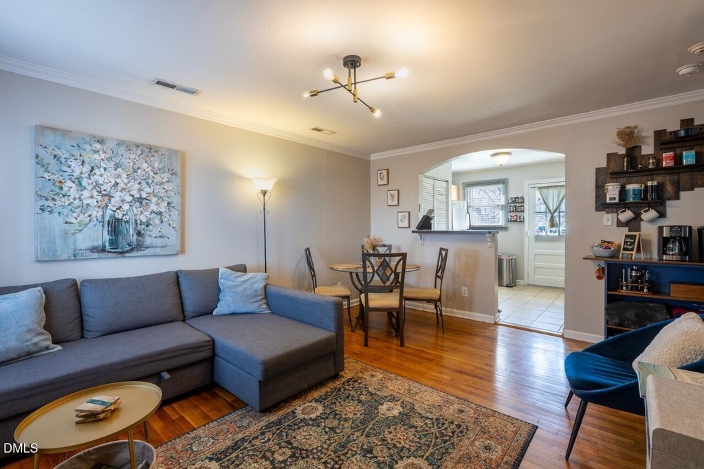2333 Bernard Street - Photo 0