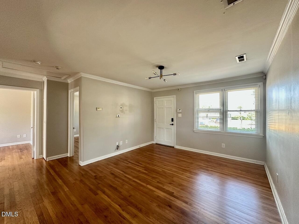 2333 Bernard Street - Photo 9