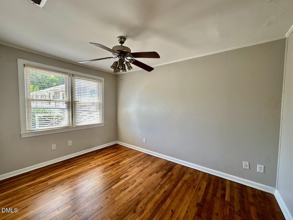 2333 Bernard Street - Photo 13