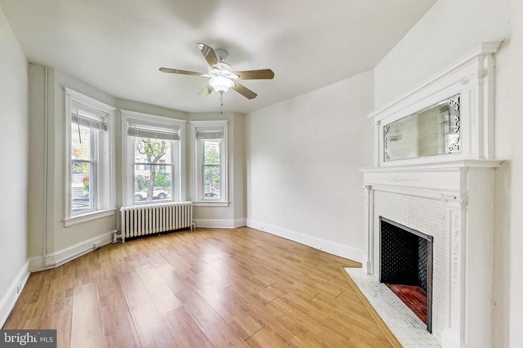 137 R Street Ne - Photo 4