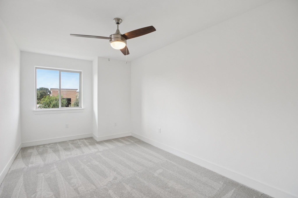 302 Tesla Circle Cir - Photo 25