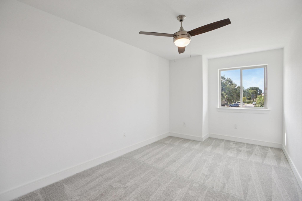302 Tesla Circle Cir - Photo 20